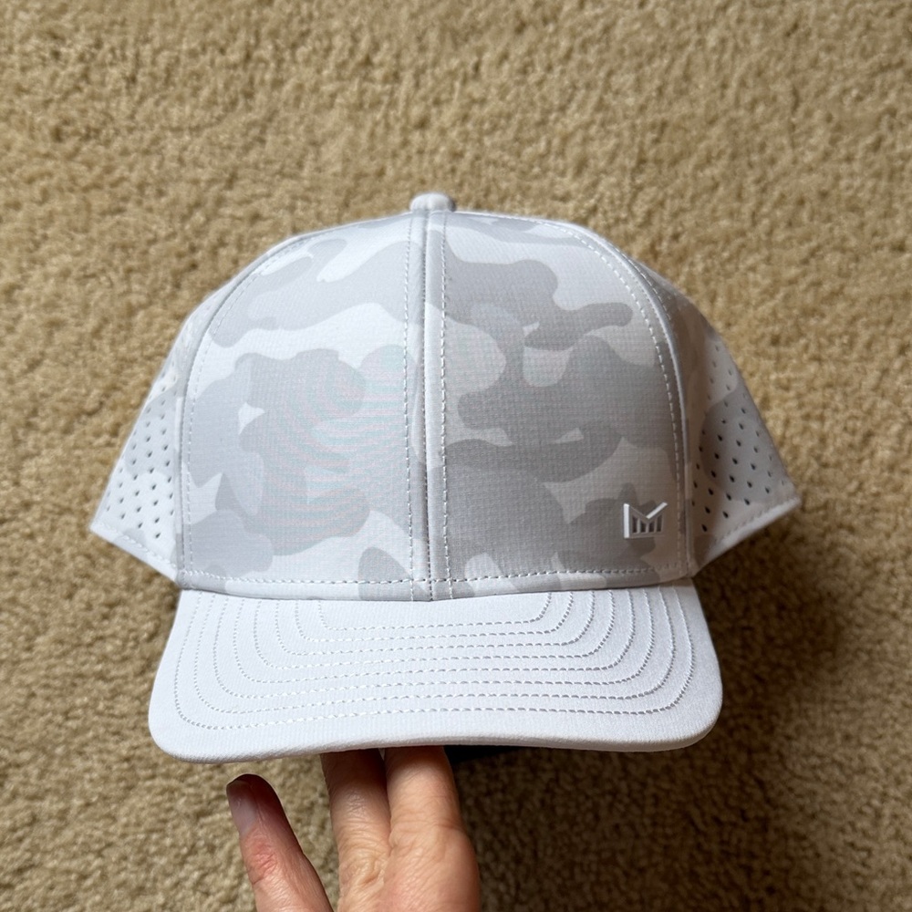 Melin Snow Camo Hydro A-Game Classic Size